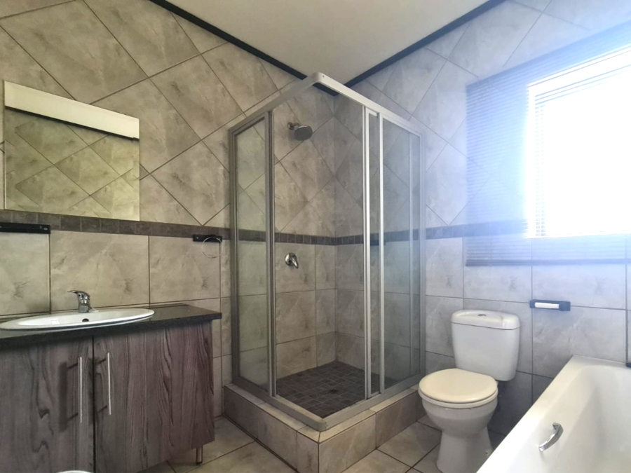 To Let 4 Bedroom Property for Rent in Xanadu Eco Park North West